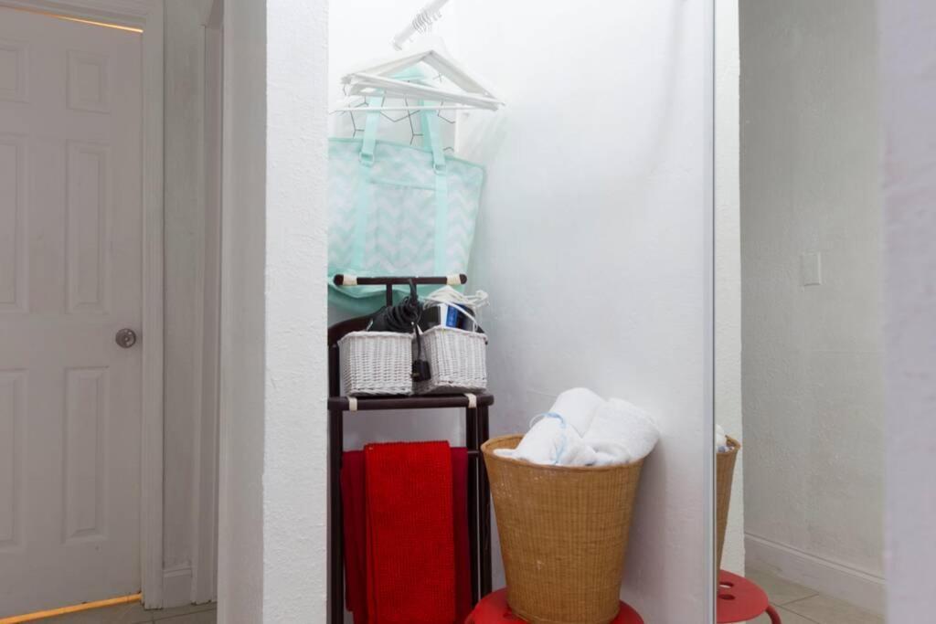 1 Bedroom Apt Near Coconut Grove Miami Buitenkant foto