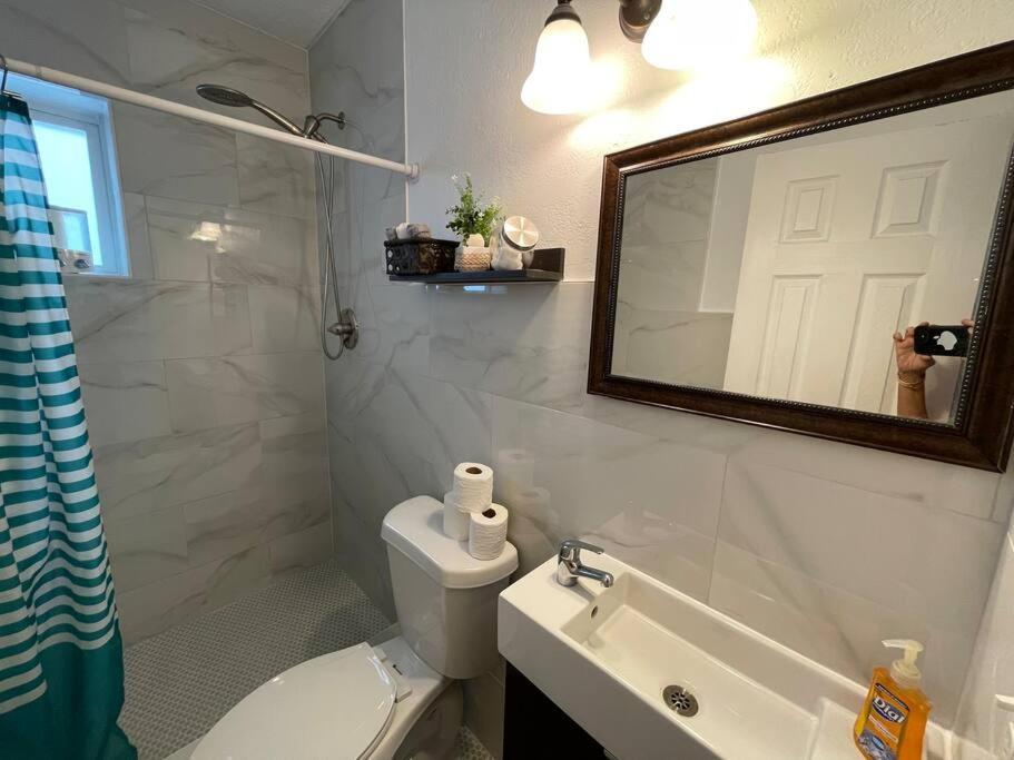 1 Bedroom Apt Near Coconut Grove Miami Buitenkant foto